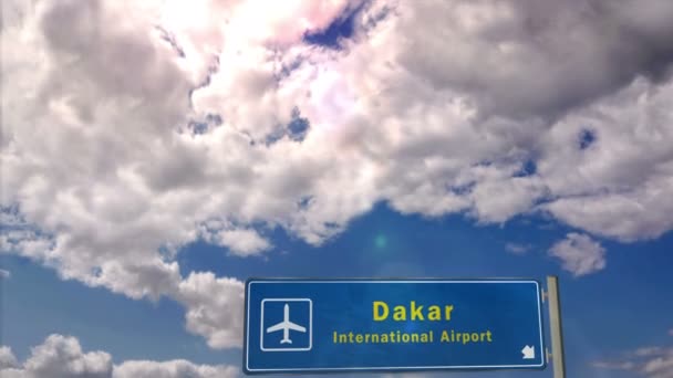 Samolot Odrzutowy Lądujący Dakarze Senegal Przyjazd Miasta Znakiem Kierunku Lotniska — Wideo stockowe