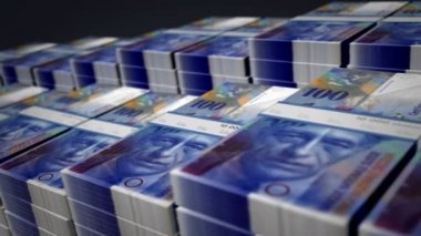 İsviçre Frangı banknotları büyüme döngüsünü arttırıyor. 100 CHF para yığını. Nakit paketi, kriz, bankacılık, iş, başarı, durgunluk, ekonomi, banka, borç ve finans kavramı. Döngüsüz 3D canlandırma.
