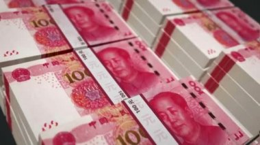 Çin Yuan para paketi 3D animasyon döngüsü. Kamera 100 Çin RMB banknot destesi üzerinde. Döngüsüz konsept finansal büyüme, ekonomik kriz, iş dünyası ve Renminbi durgunluğu.