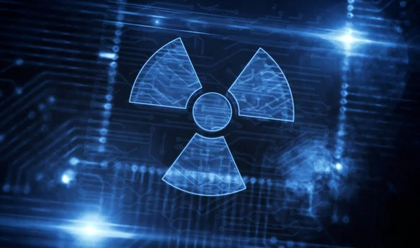核シンボル 危険性 デジタル戦争 サイバー紛争 ハッキングやスパイの概念でサイバー攻撃 コンピュータボード回路上を飛行する未来的な3Dアイコン 要旨背景イラスト — ストック写真