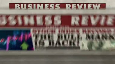 Boğa piyasası geri döndü ve iş büyümeye başladı. Başarı, durgunluğun sonu, hisse senedi endeksi yüksek gazete baskısı. Soyut kavram. Retro 3d renklendirici kusursuz döngü canlandırması.