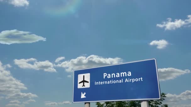 Vliegtuig Landt Panama Aankomst Stad Met Luchthaven Richting Teken Reizen — Stockvideo