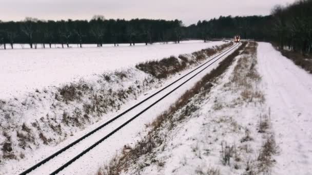 Pociąg Podmiejski Kolei Szybki Nowoczesny Pasażerski Transport Publiczny Podróż Zimowa — Wideo stockowe