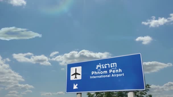 Літак Jet Приземлився Пномпені Камбоджа Прибуття Міста Знаком Напрямку Аеропорту — стокове відео