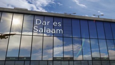 Dar es Salaam, Tanzanya 3D 'ye inen uçak animasyon yapıyor. Cam havaalanı terminali ve jet uçağının yansıması ile şehre varış. Seyahat, iş, turizm ve ulaşım kavramı.