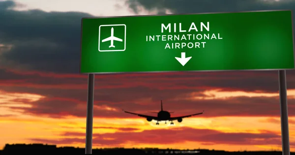 Silhouette Avion Atterrissant Milan Italie Arrivée Ville Avec Panneau Direction — Photo