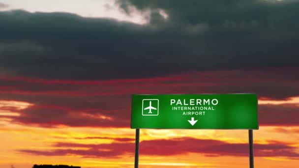 Lądowanie Sylwetki Samolotu Palermo Sycylia Włochy Przyjazd Lotniska Kierunku Szyld — Wideo stockowe