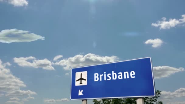 Vliegtuig Landt Brisbane Australië Aankomst Stad Met Luchthaven Richting Teken — Stockvideo