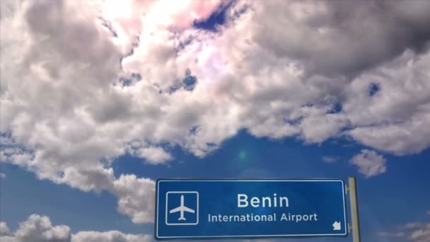 Letadlo Přistálo Beninu Nigérii Příjezd Města Letištní Směrovací Značkou Koncept — Stock video