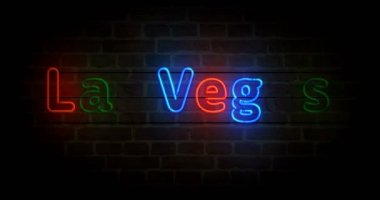 Tuğla duvarda Las Vegas 'ın neon sembolü. Nevada 'da kumarhane şehri, gece hayatı, eğlence ve kumar kulübü tabelası olan ampuller. Döngüsüz ve kusursuz soyut konsept animasyonu.