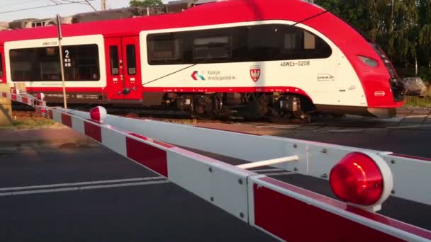 Poznan Polonia Giugno 2021 Moderno Treno Elettrico Suburbano Tipo Pesa — Video Stock