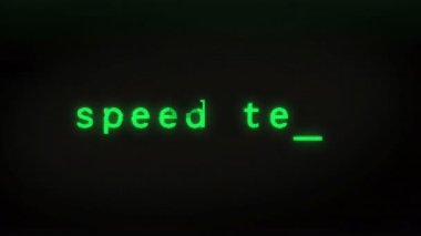 Ekranda yazan hız testi ve ölçüm metnini transfer et. Retro monitör yeşil piksel makro görünümü ile aranıyor.