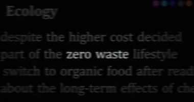 Uluslararası medyada sıfır atık ekolojisi ve manşet haberi. Gürültü görüntüleme döngüsündeki haber başlıklarının soyut konsepti. TV arızası efekti kusursuz döngülendi.