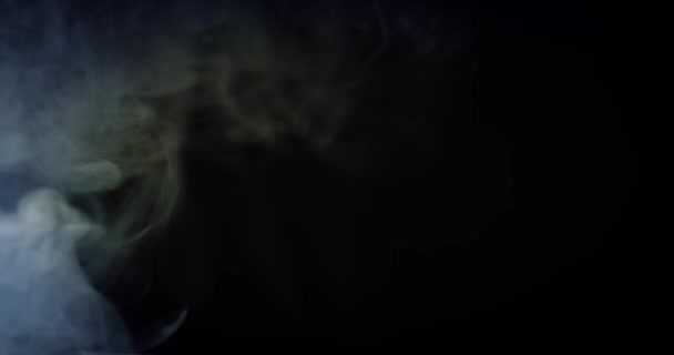 Zpomalený pohyb Kouř, pára, mlha realistický oblak kouře nejlepší pro použití ve složení, — Stock video