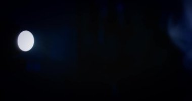 Yavaş çekimde duman, buhar, sis gerçekçi duman bulutu kompozisyonda kullanmak için en iyisi.,