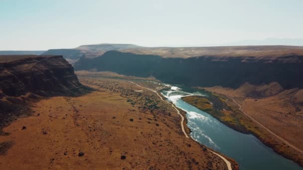 İHA görüntüsü Yılan Nehri Kanyonu, Idaho. — Stok video