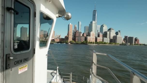 纽约城市美国。从船上俯瞰赫德森河的纽约金融区实景 — 图库视频影像