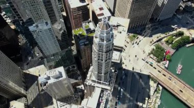 Chicago şehir merkezindeki İHA görüntüsü Kulüp Quarters 'ın Mather Kulesi' ni gösteriyor. USA IL Chicago 20 Haziran 2025. Yüksek kalite 4k görüntü