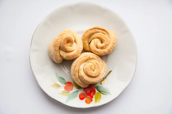 Plate of short bread cookies with pecans — Stock Photo, Image