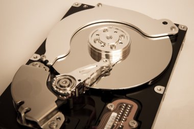 하드 디스크 실린더의 근접 촬영 보기