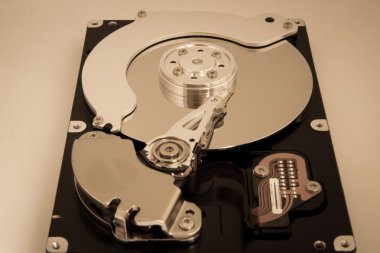 하드 디스크 실린더의 근접 촬영 보기