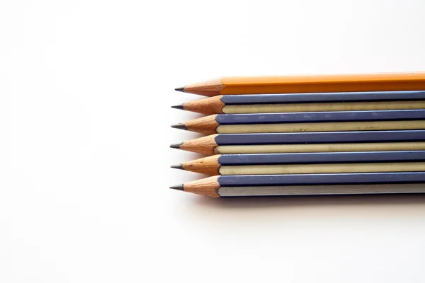 Gros plan des crayons noirs — Photo
