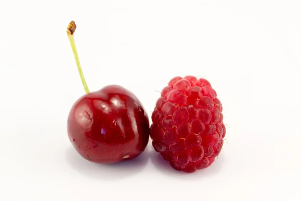 Framboesas com cerejas — Fotografia de Stock