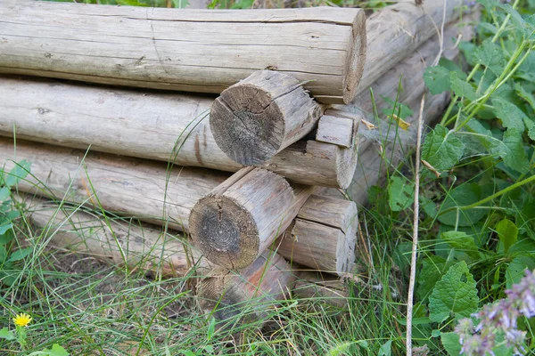 Construcción de casa rural a partir de troncos — Foto de Stock