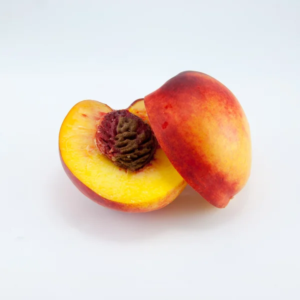 Fruto de nectarina aislado — Foto de Stock