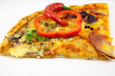 Mozzarella ile pizza.