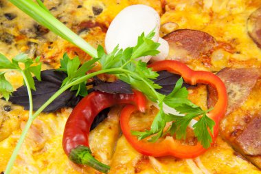 bir restoranda lezzetli pizza