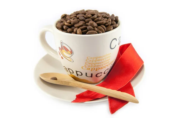 Kopje koffie bonen geïsoleerd vol — Stockfoto