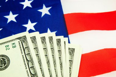 Amerikan doları ve bayrağı.