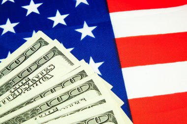 Amerikan doları ve bayrağı.