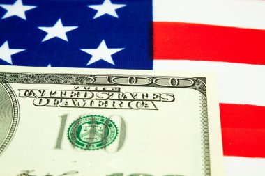 Amerikan doları ve bayrağı.