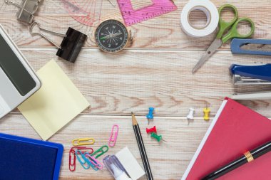 Üstten Görünüm, ahşap masa üzerinde Kırtasiye