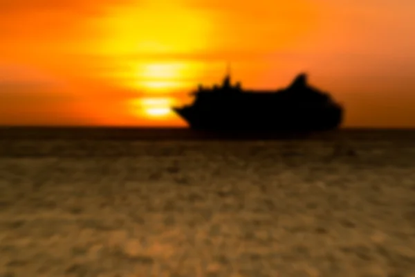 Silhouette boat al atardecer, Motion blurr — Foto de Stock