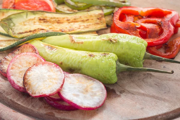 Produtos hortícolas grelhados — Fotografia de Stock