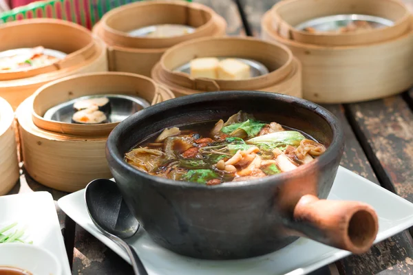 Stew of pork and herbal soup, ba kut teh — Stock Image Stew of pork and herbal soup, ba kut teh Royalty Free Stock Photos