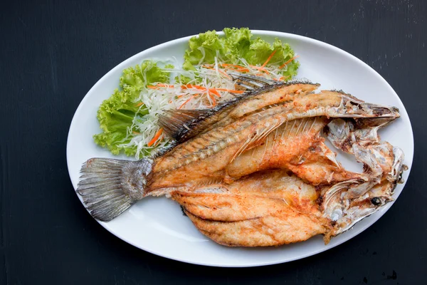 Рыбное блюдо - фритюрница — стоковое фото