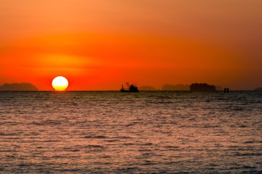 Andaman Denizi, Güney Tayland Phuket üzerinde güzel gündoğumu