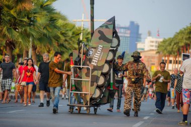 Pattaya, Tayland 25 Ocak 2015: Pattaya Yatak Yarışı Festivali