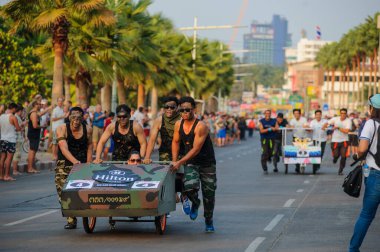 Pattaya, Tayland 25 Ocak 2015: Pattaya Yatak Yarışı Festivali