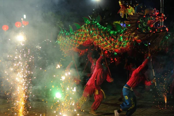 Pattaya Tailandia Febrero 2015 Espectaculares Celebraciones Del Año Nuevo Chino — Foto de Stock