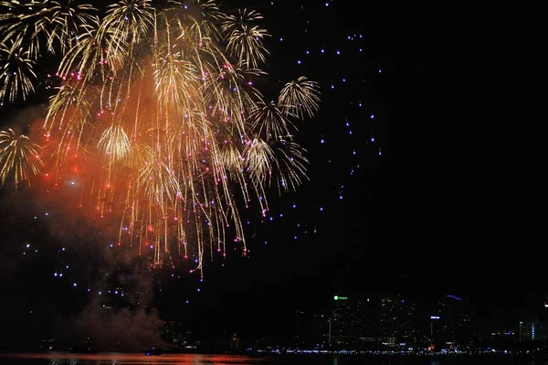 Fabuloso Hada Cielo Nocturno Sobre Mar Fuegos Artificiales Maestros Mostraron — Foto de Stock