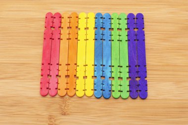 renkli ahşap dondurma çubuğu.