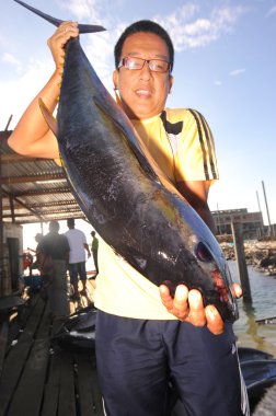 Semporna, Malezya - 6 Mart 2015: tanımlanamayan bajau adam hodin