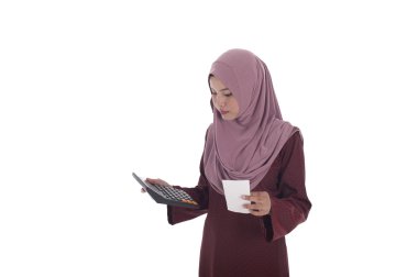 Çekici genç muslimah işkadını onun expandit hesaplama
