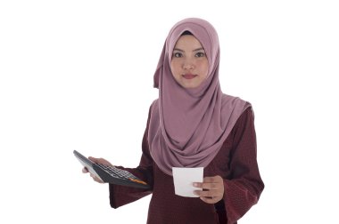 Çekici genç muslimah işkadını onun expandit hesaplama