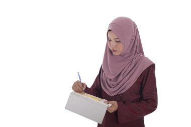 Çekici Müslüman işkadını beyaz backgr ile çek imzalama